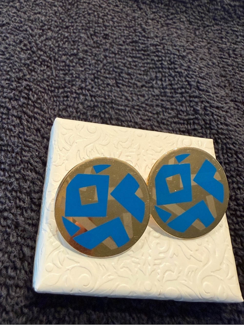 Vintage 1980 Avon Earrings.